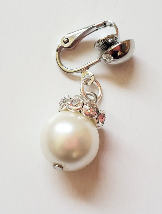 Clip On Pearl Pussy Jewelry